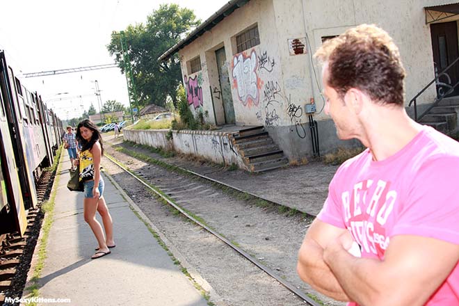 Novinha virgem fodendo com vizinho 1