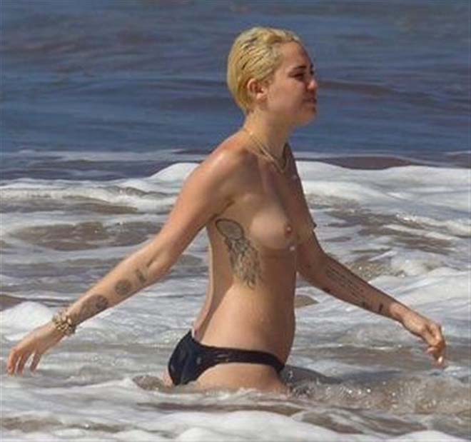 Miley Cyrus pelada na praia caiu na net mostrando tudo