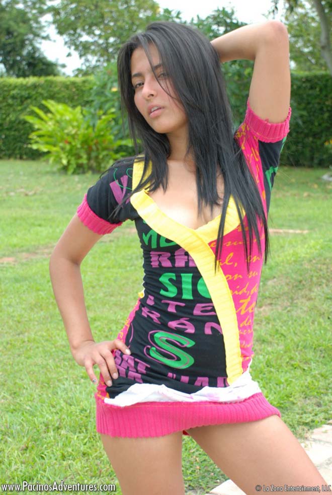 Jennifer caiu na net masturbando