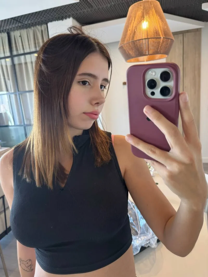 Erome novinha gostosinha da academia pelada em fotos picantes