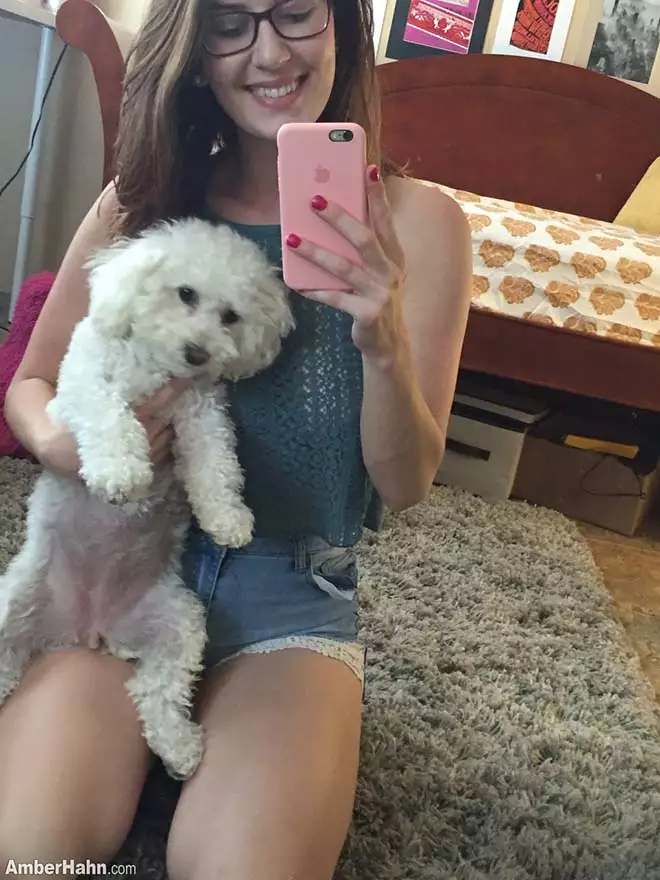 Novinha gostosa tirando fotos caseira pelada