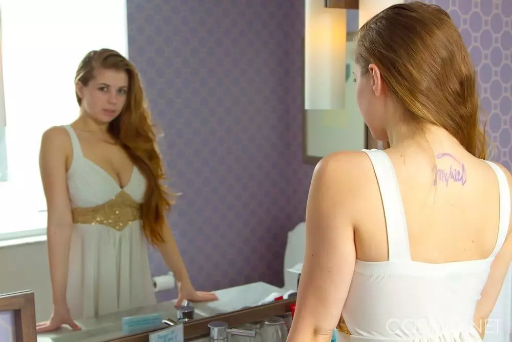 menina-gostosa-fotos-pelada-banheiro-nua-1