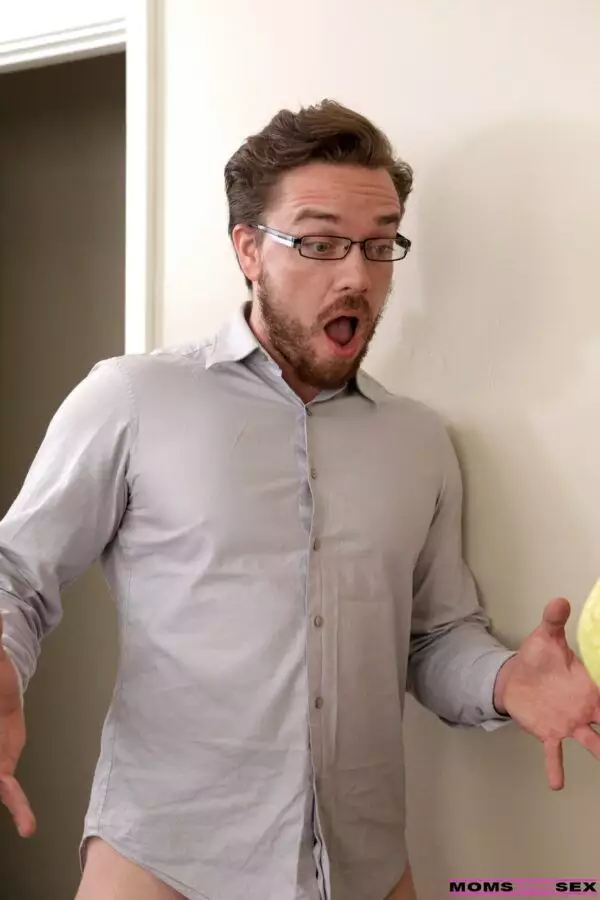 Coroa peituda bem gostosa fodendo com seu sobrinho