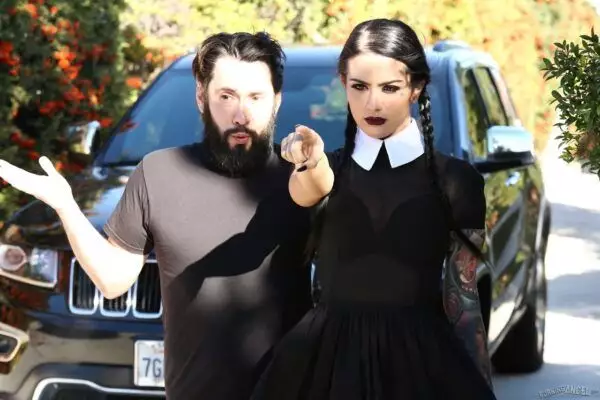 Emo gostosa transando com seu amigo escondido caiu na net