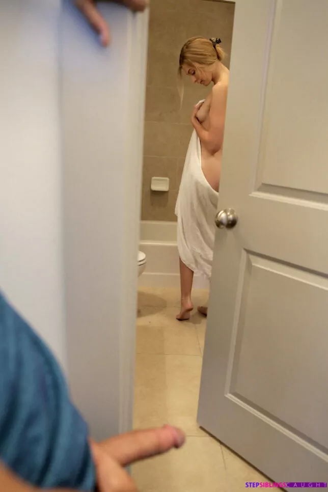 Gozando dentro sem querer da sogra gostosa