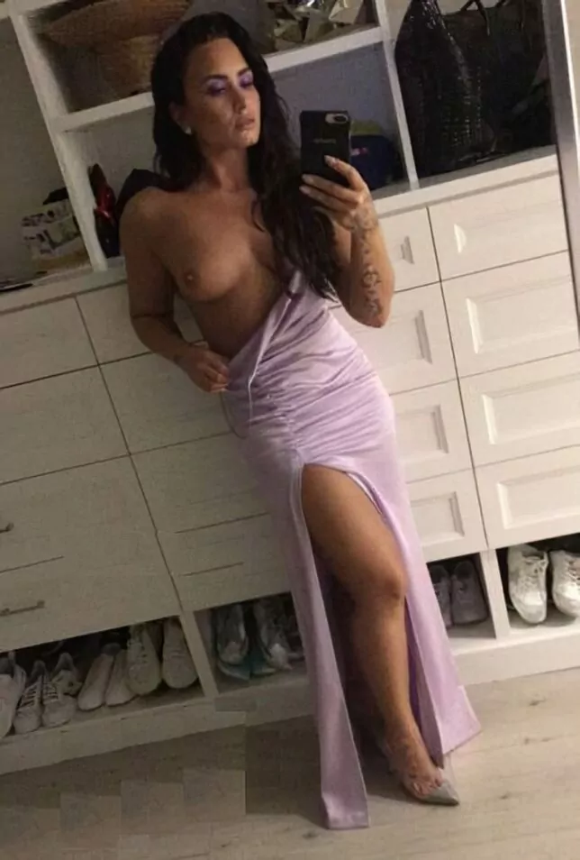 Nudes da Demi Lovato Pelada