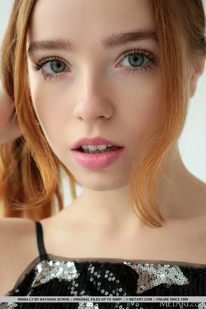 Linda Ruivinha de Olhos Claros Pelada