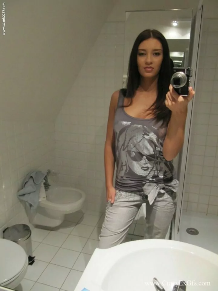 Mulher Tirando Fotos Pelada