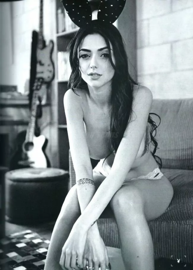 Nyvi Estephan Nua na Playboy