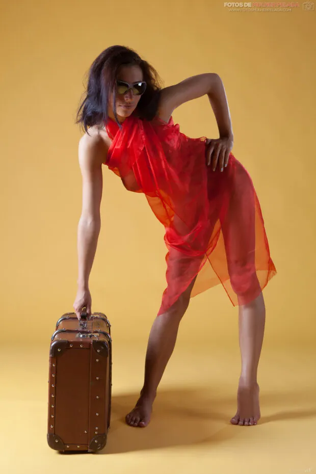 Novinha magra peituda peladinha se exibindo