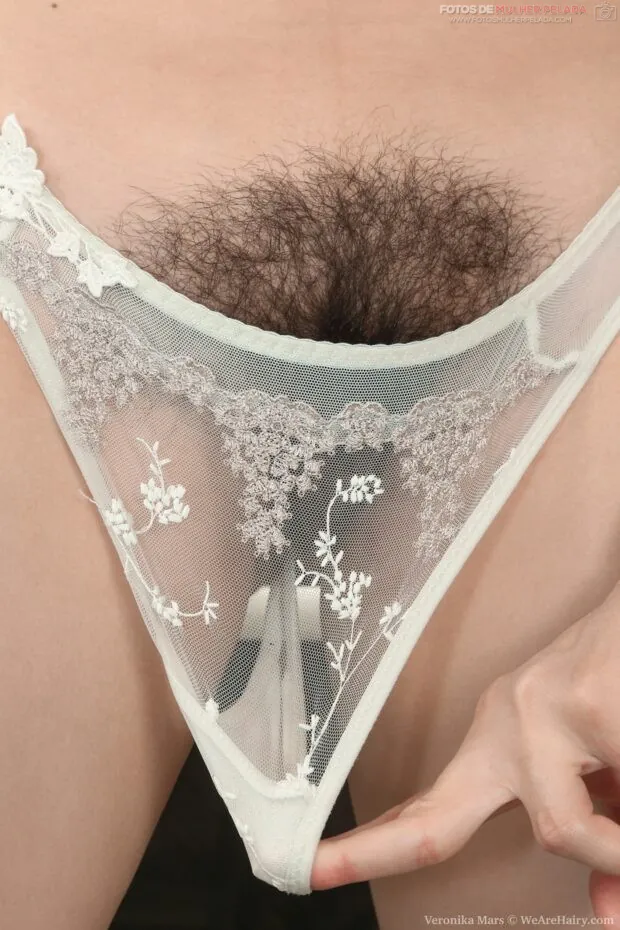 Fotos caseiras de ninfa com peitões enormes e xoxota peluda