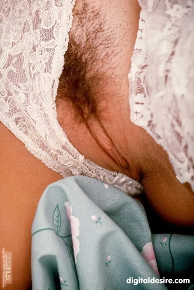 Fotos de ruiva nua mostrando os peitões e a buceta greluda