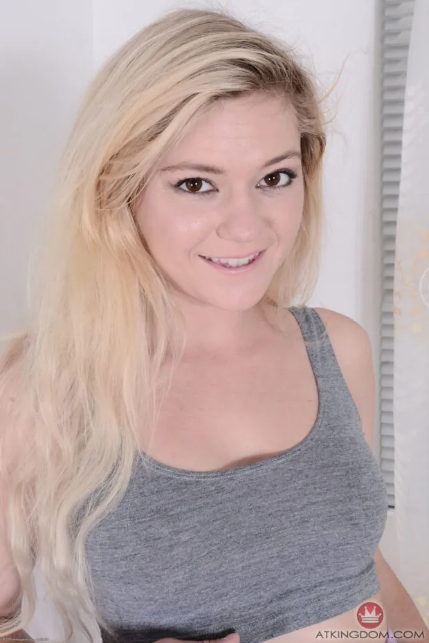 Fotos de buceta rosada greluda da loira safadinha